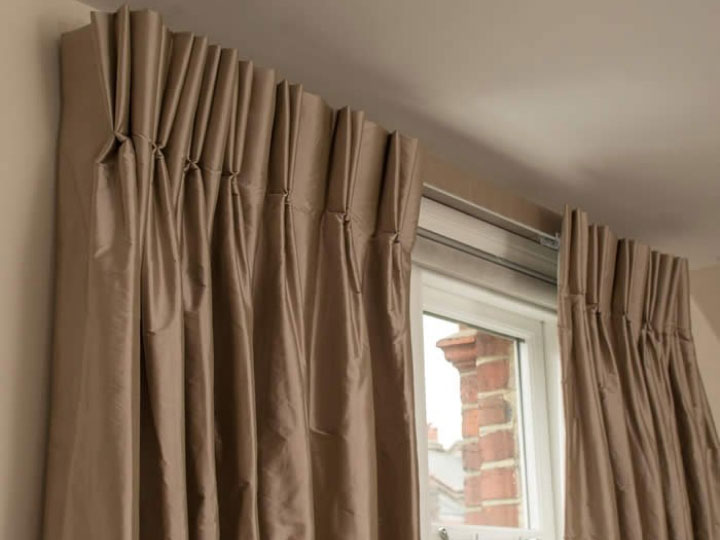 Double pleat curtain with lath & fascia