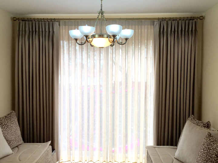 Pinch pleat curtains with box pleat voile